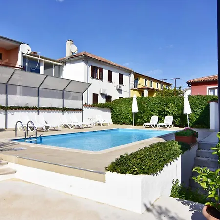 Villa Cozy With Pool For 6 In Umago