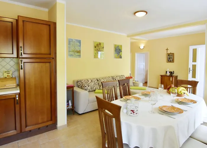 Villa Cozy With Pool For 6 In *