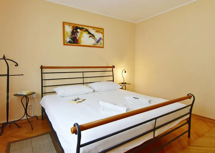 Cozy With Pool For 6 In * Umag