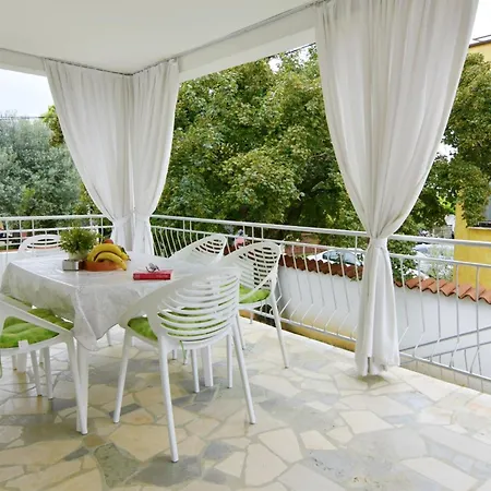 Cozy With Pool For 6 In * Umag