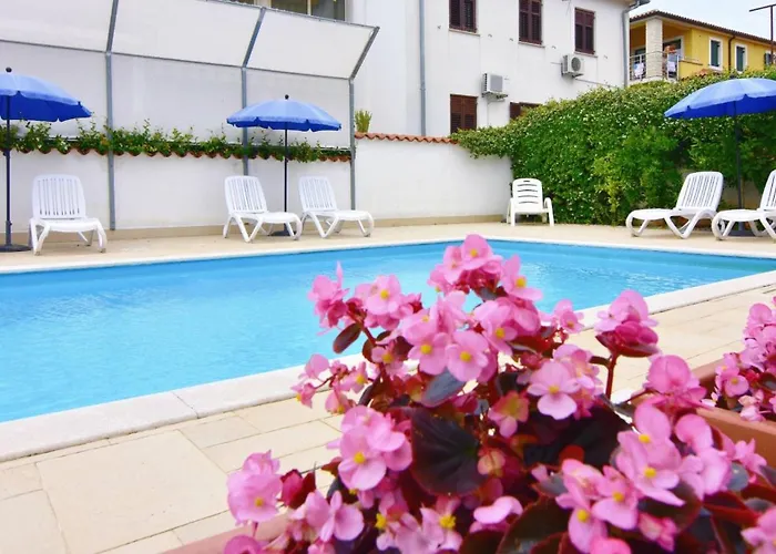 Cozy With Pool For 6 In 빌라 *