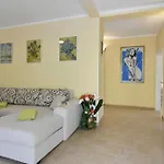 Vila Cozy With Pool For 6 In Umag