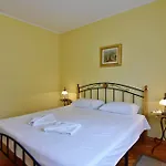 Cozy With Pool For 6 In Vila Umag