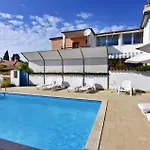 Cozy With Pool For 6 In Umag