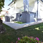 Cozy With Pool For 6 In Vila Umag