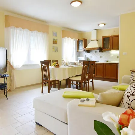 Villa Cozy With Pool For 6 In *