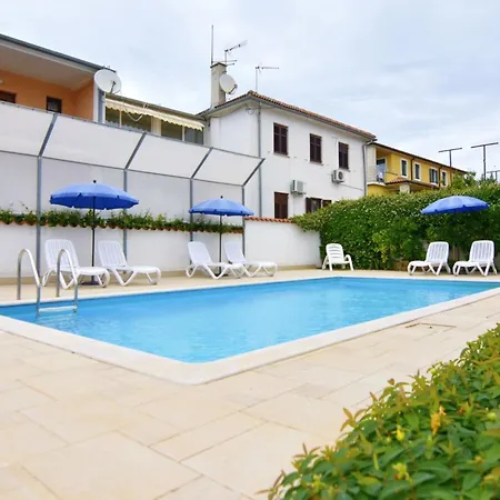 Villa Cozy With Pool For 6 In Umag