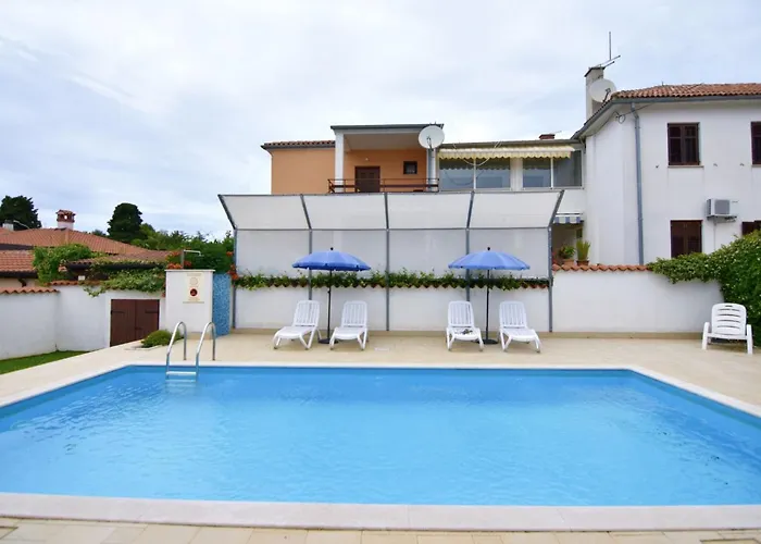 Villa Cozy With Pool For 6 In Umag