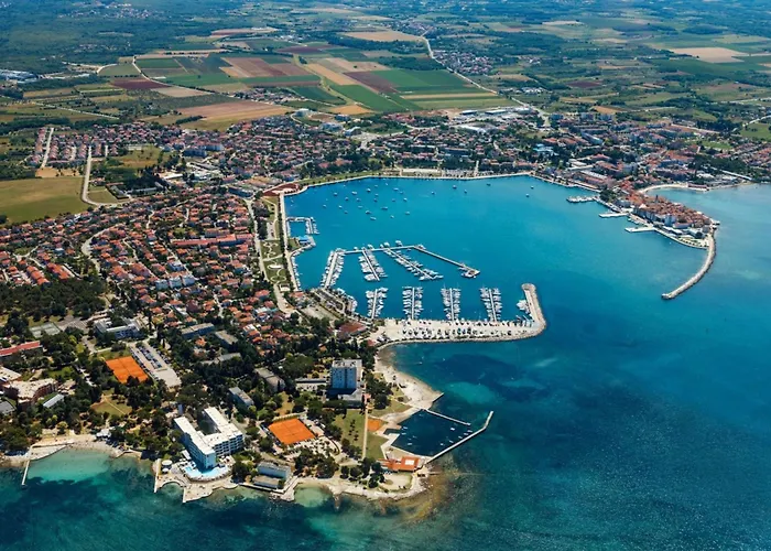 Cozy With Pool For 6 In * Umag